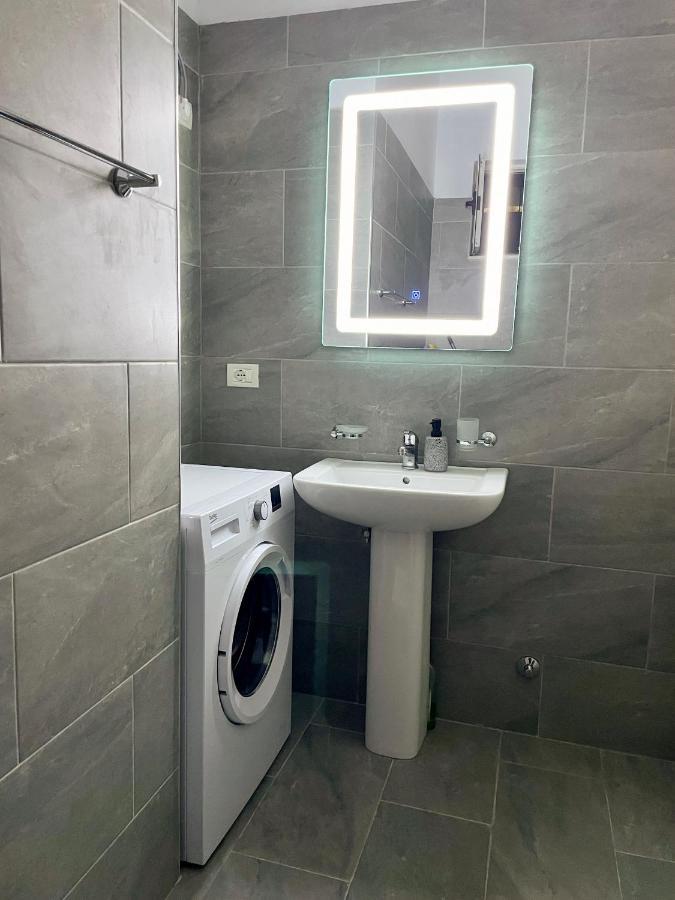 Home Inn Apartment 2 Near City Center Tirana Exterior foto